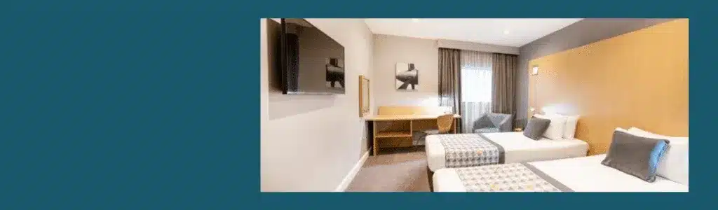 holiday inn luton airport bedroom